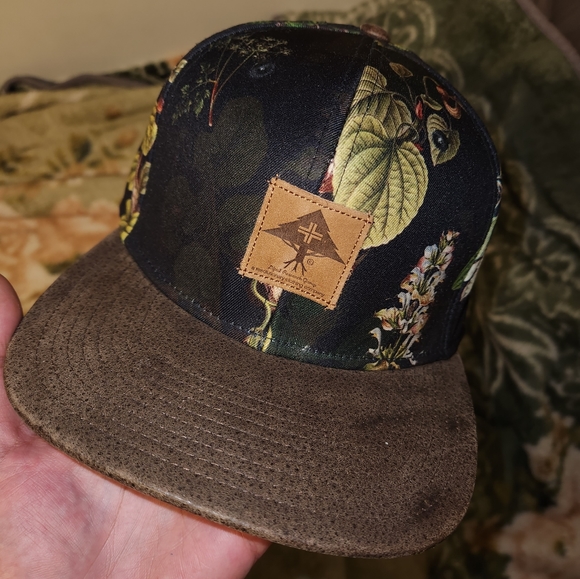 Lrg Other - Extremely Rare Leather LRG Snapback